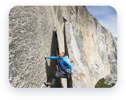 Escalador professional escalant El Capitan, al parc de Yosemite, amb Street View