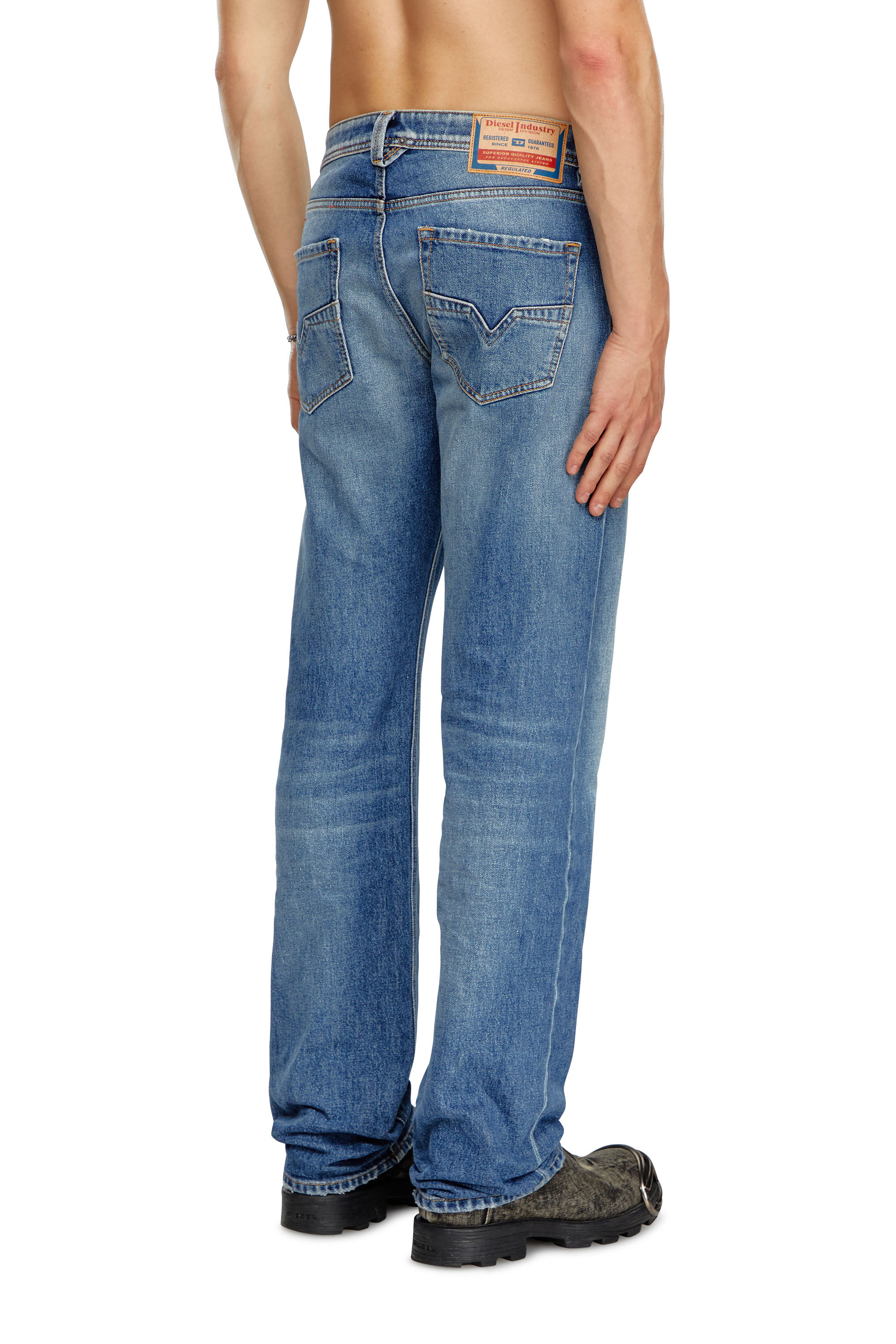 Diesel - Man Straight Jeans 1985 Larkee 09I16, Medium blue - Image 4