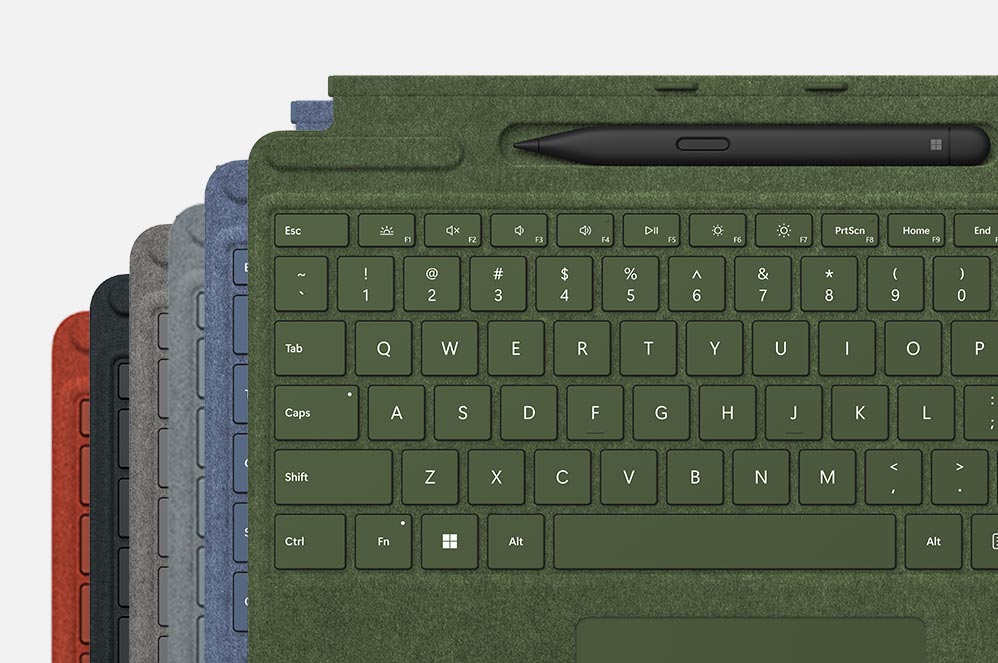 不同颜色的 Surface Pro 特制版专业键盘盖。