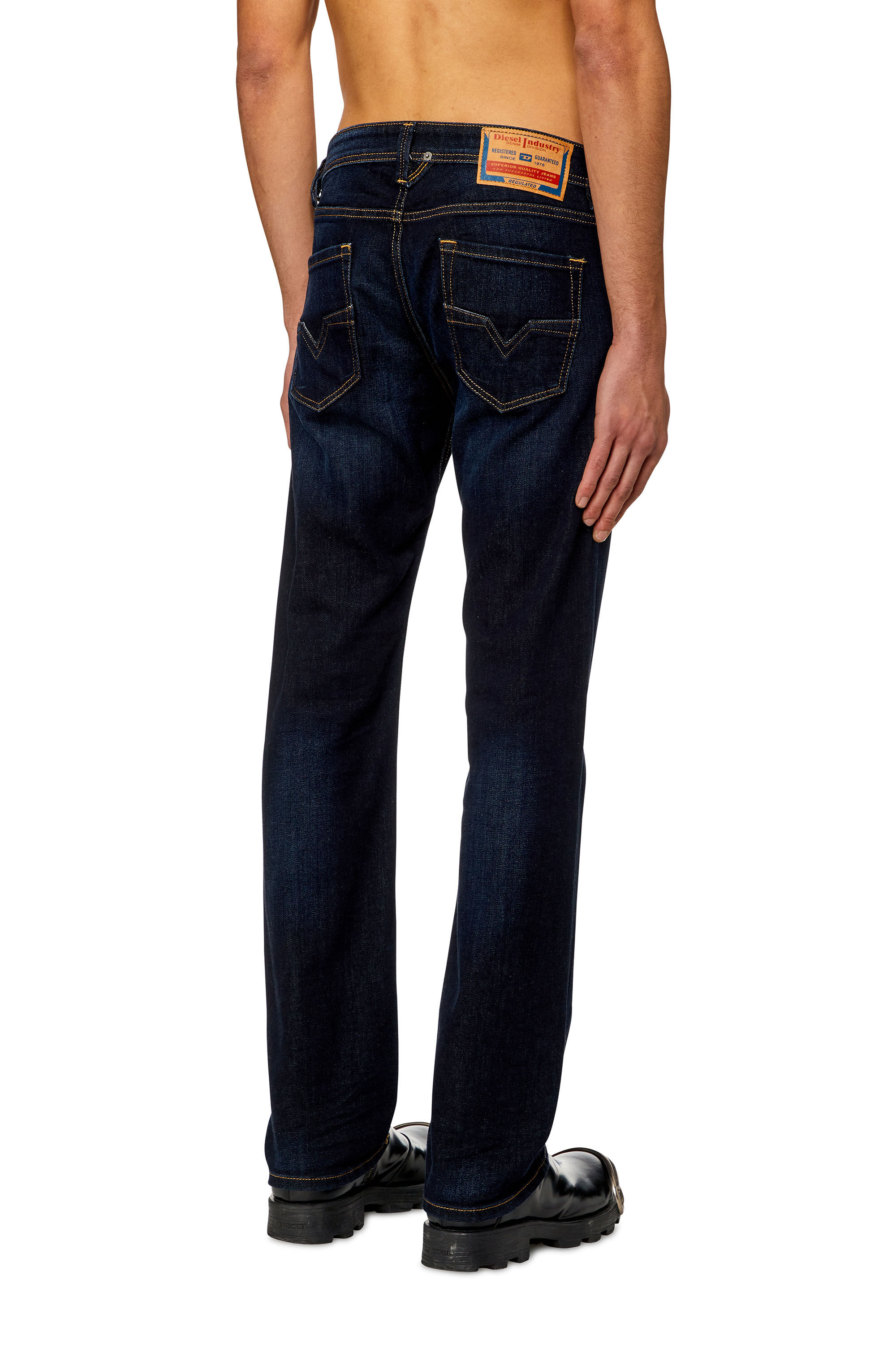 Diesel - Man Straight Jeans 1985 Larkee 009ZS, Dark Blue - Image 4