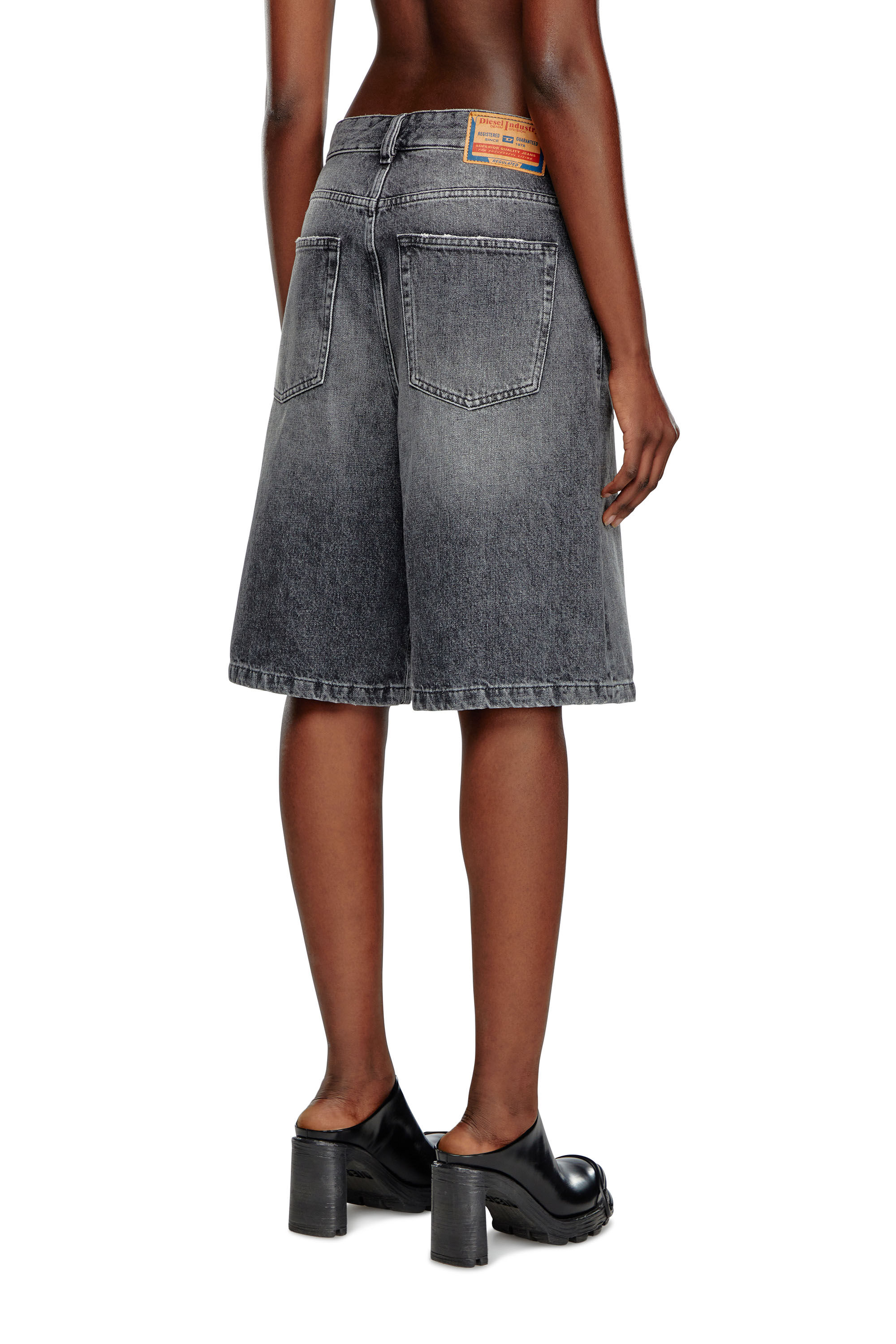 Diesel - DE-SIRE-SHORT, Woman's Shorts in clean-wash denim in Black - 4