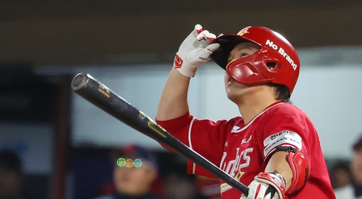 Landers slugger Choi Jeong becomes new KBO career home run leader