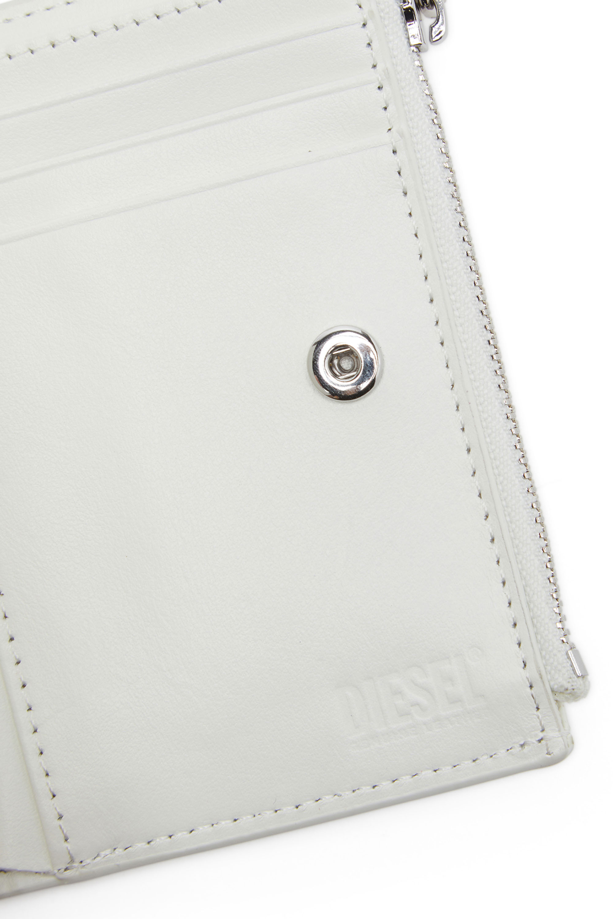 Diesel - 1DR-FOLD BI-FOLD ZIP II, Mujer Cartera pequeña de piel con el logotipo grabado in Blanco - Image 4