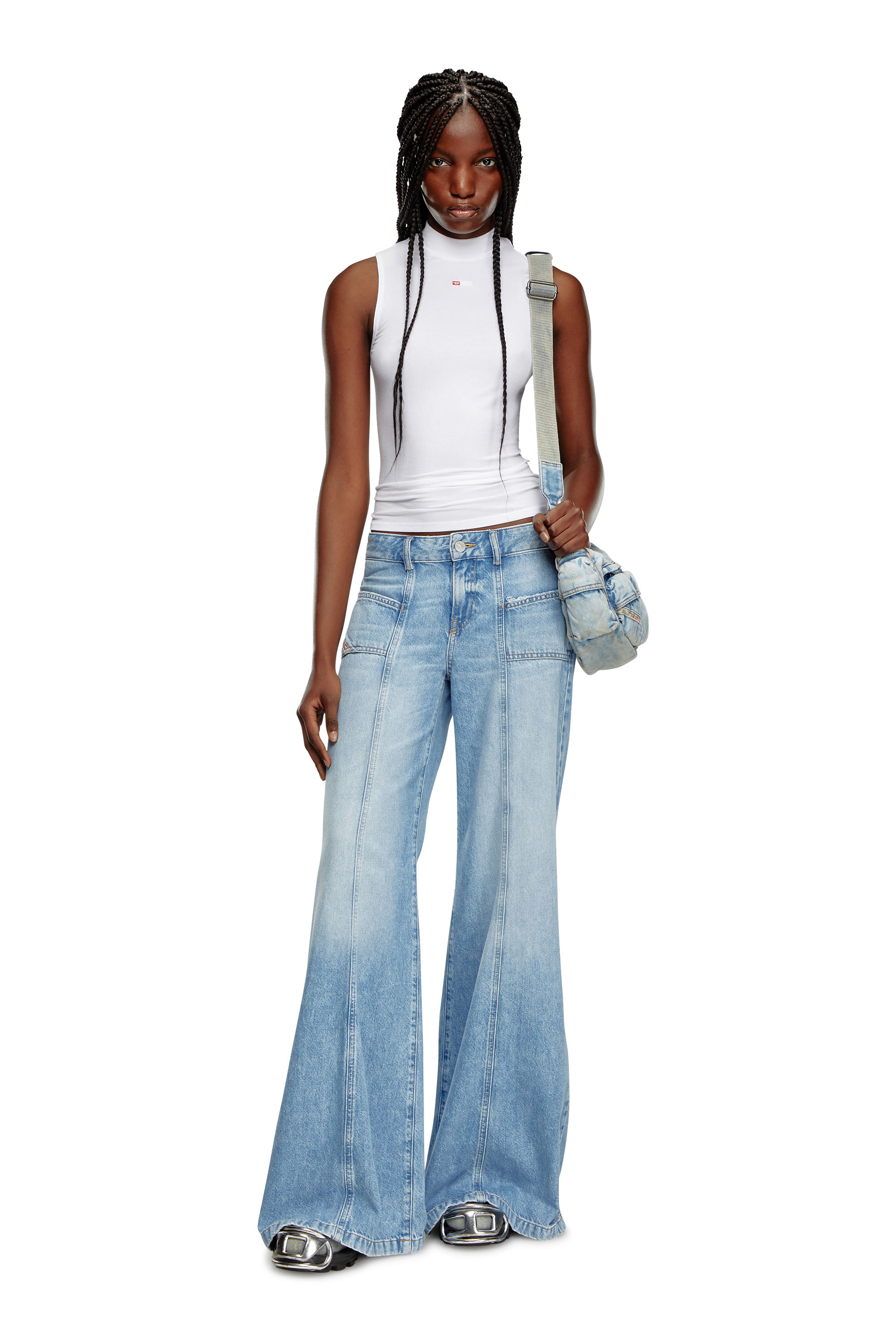 Diesel - Bootcut and Flare Jeans D-Akii 09J88, Mujer Bootcut y Flare Jeans - D-Akii in Azul marino - Image 1