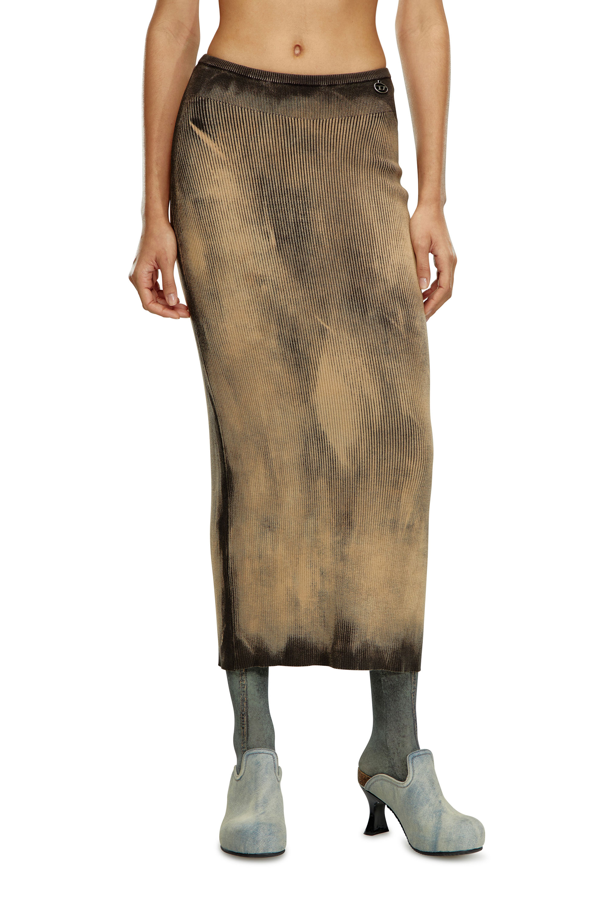 Diesel - M-DELMA, Mujer Falda midi de tejido en canalé tratado in Marrón - Image 1